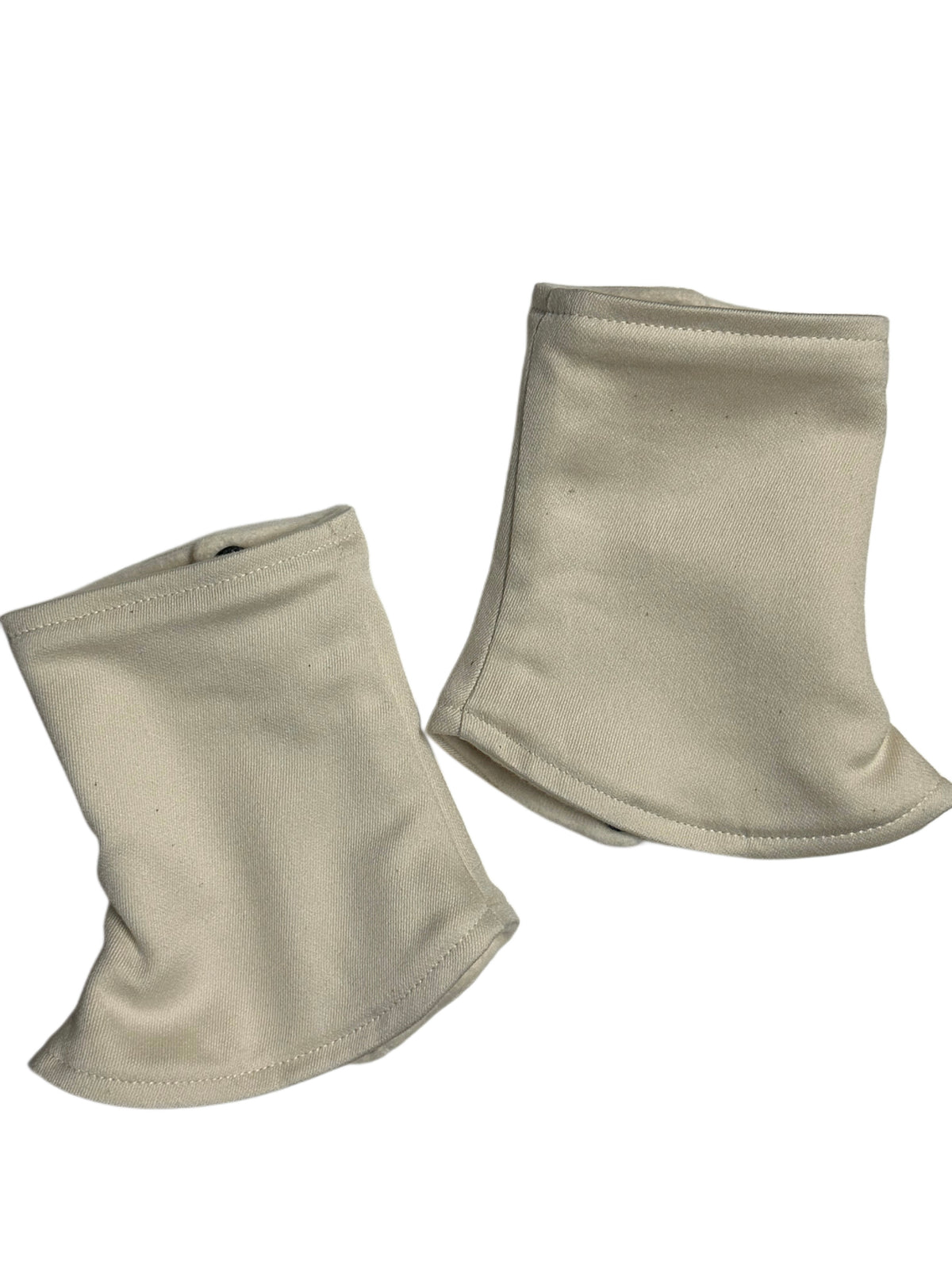Ein Paar gepolsterte Schulterpads in Natur Beige.